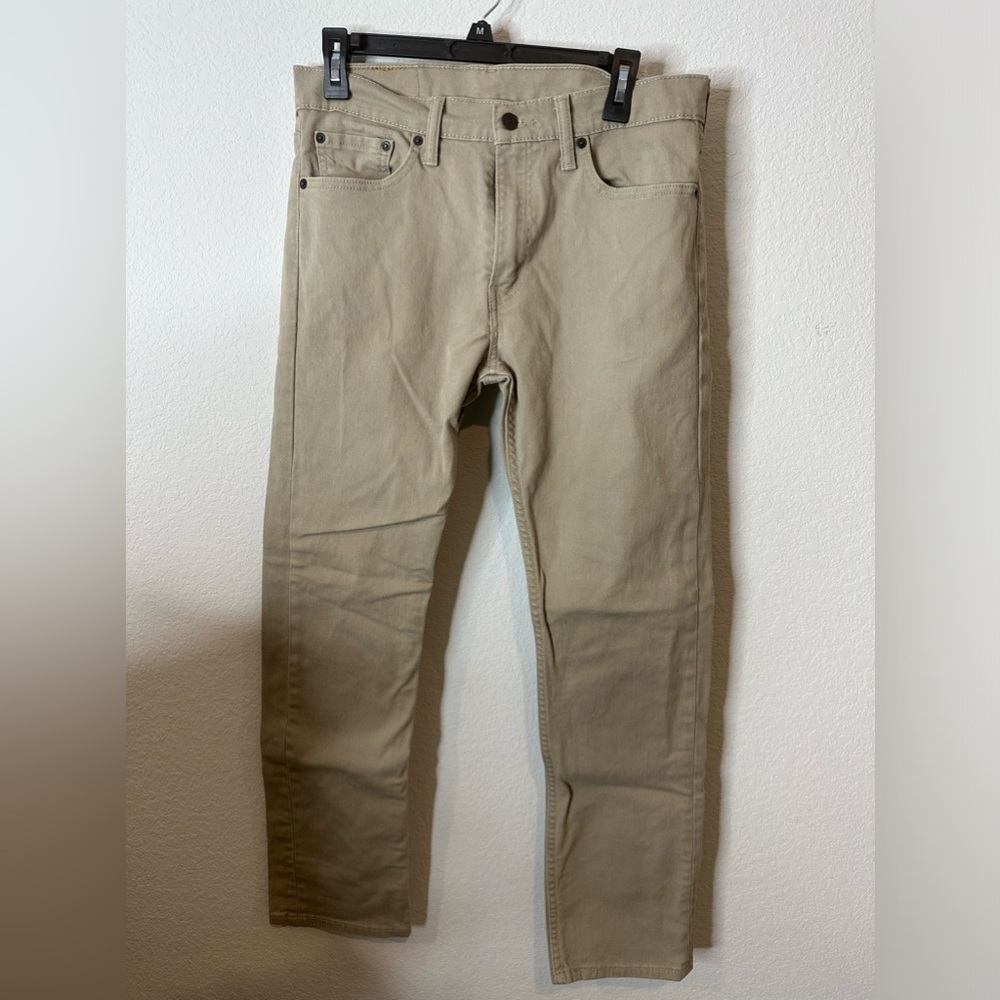 Men’s Levi pants. Khaki. Size 31x30.